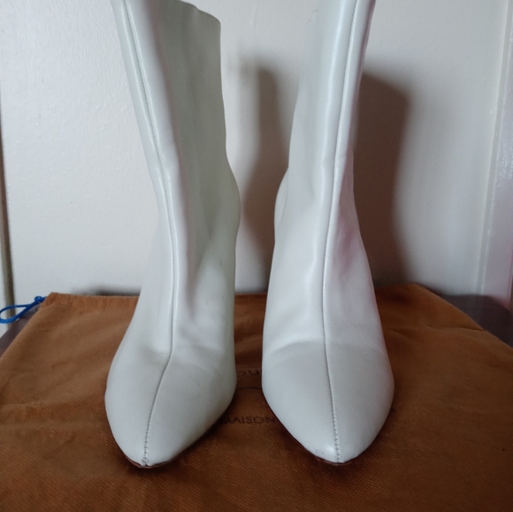 Women's Shoe Size 9.5 - Picture 2 of 6